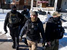 freilassung angeordnet: richter stoppt inhaftierung von flüchtlingen in minnesota